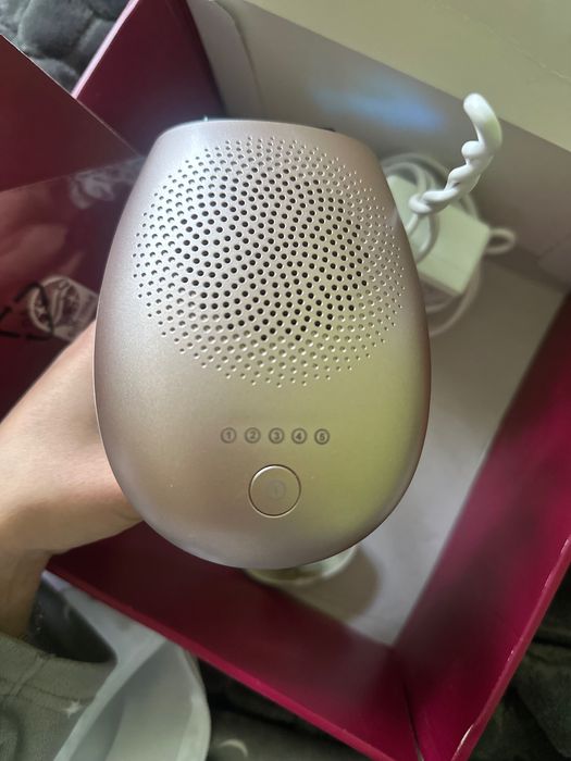 Фотоепилатор Philips BRI921