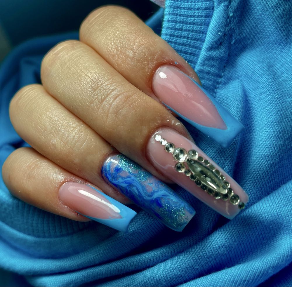 Unghii cu gel in zona micro 17