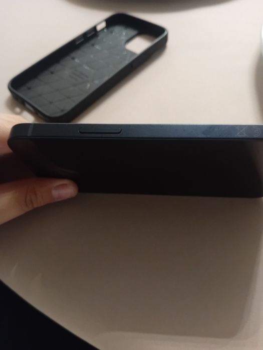 Vand sau schimb: iPhone 13 mini impecabil!