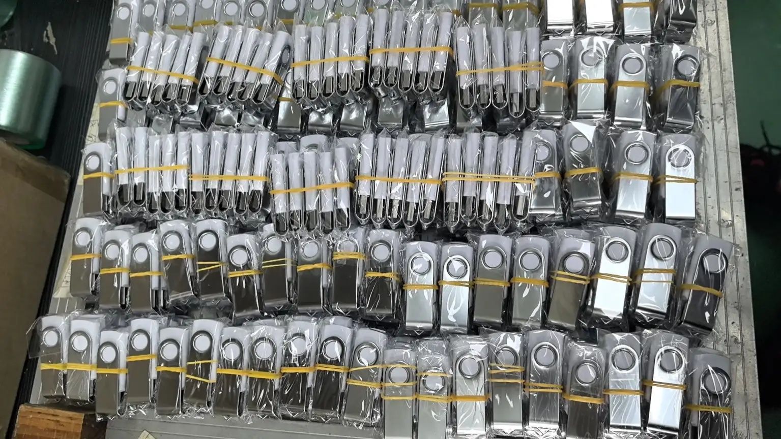 USB 8,16,32,64GB/ флашки 8ГБ,16ГБ,32ГБ,64ГБ - на едро