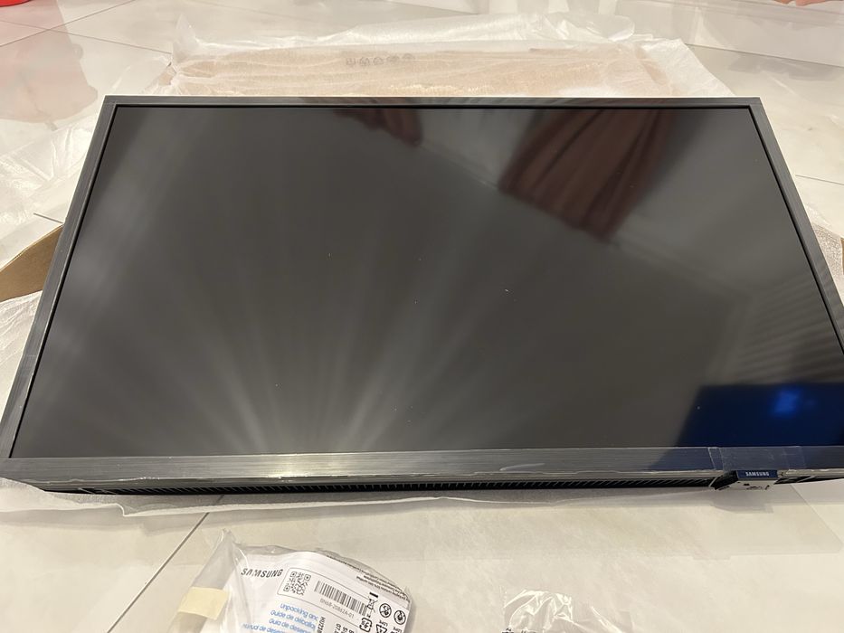 Samsung H5000F 32cm