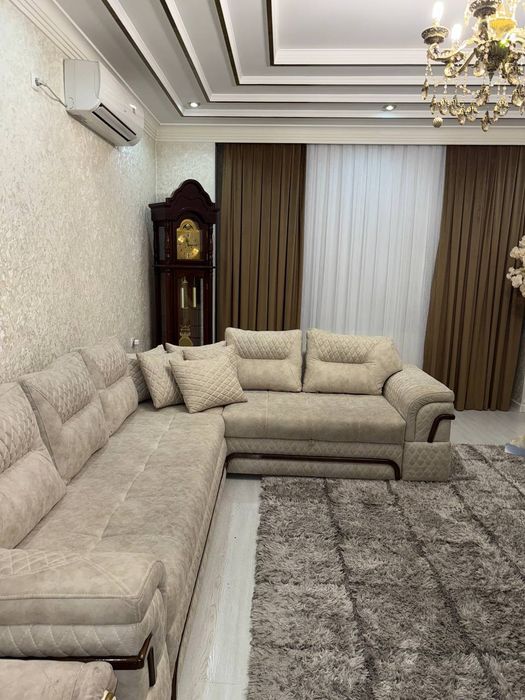 Ugalok divan sotiladi