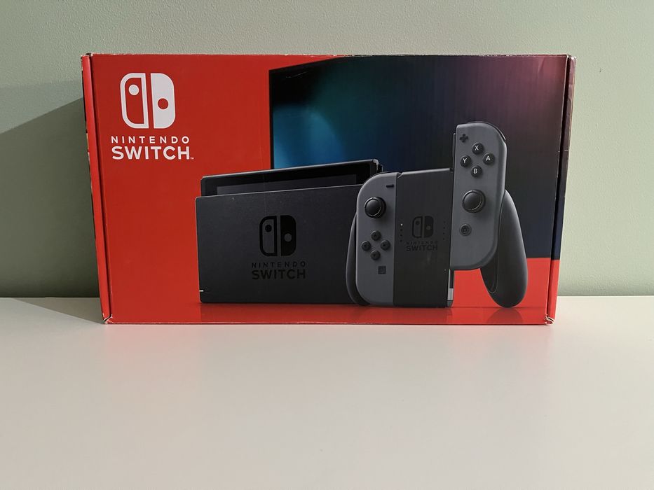 Nintendo Switch cu cutie si toate accesoriile