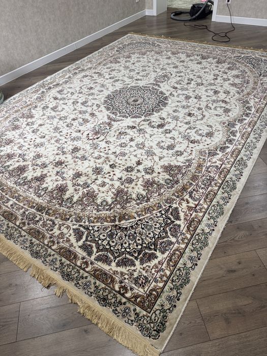 Продам ковер шелковый