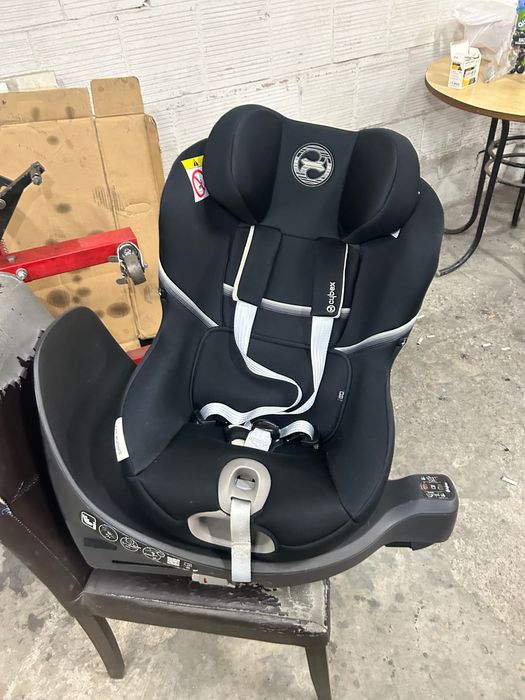 Столче за кола с въртяща се база Cybex Sirona SX2 i-Size