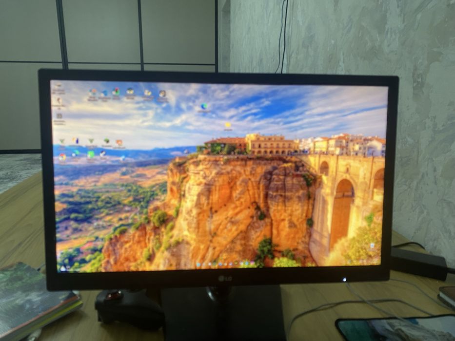 Компьютер игровой 10-го поколения [Core i3-10100F]+монитор LG 22 СРОЧН