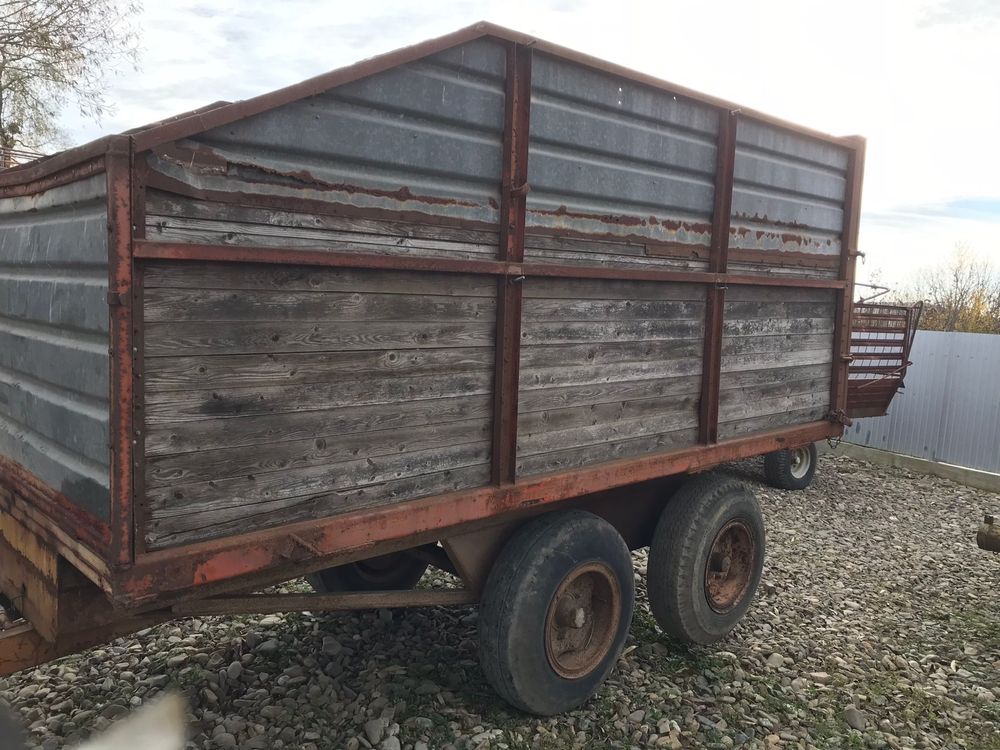 Remorca agricolă 2 axe  capacitate 6 tone