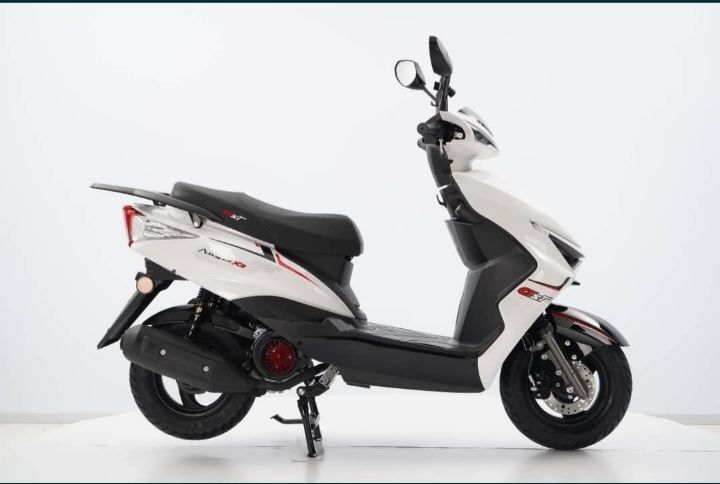 MotoSkuter sotiladi yangi