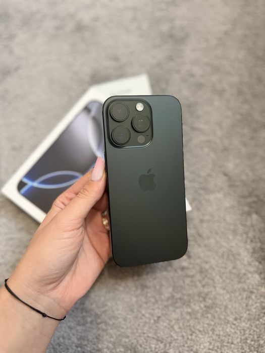 Vand Iphone 16 pro 128gb cu garantie 1 an, impacabil fara zgarieturi