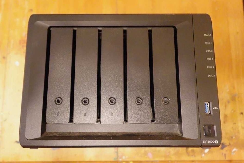 Сетевое хранилище NAS Synology DS1522+  32GB RAM + 10GbE