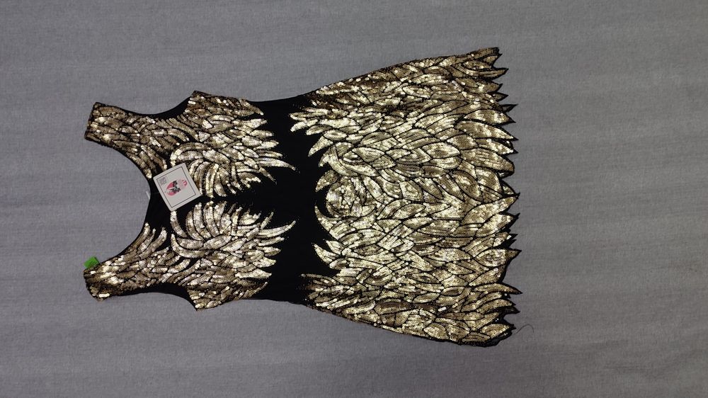 Платье с паетками