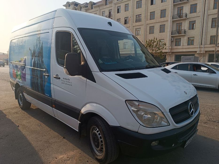 Мерседес Бенц 906