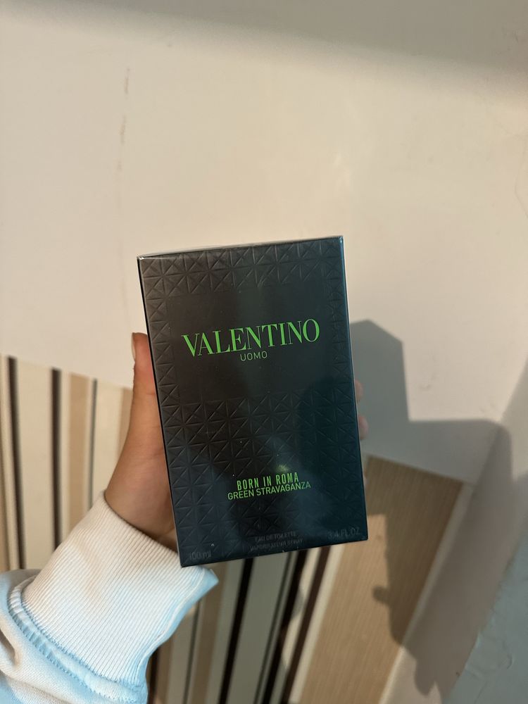 Valentino uomo born in roma green stravaganza