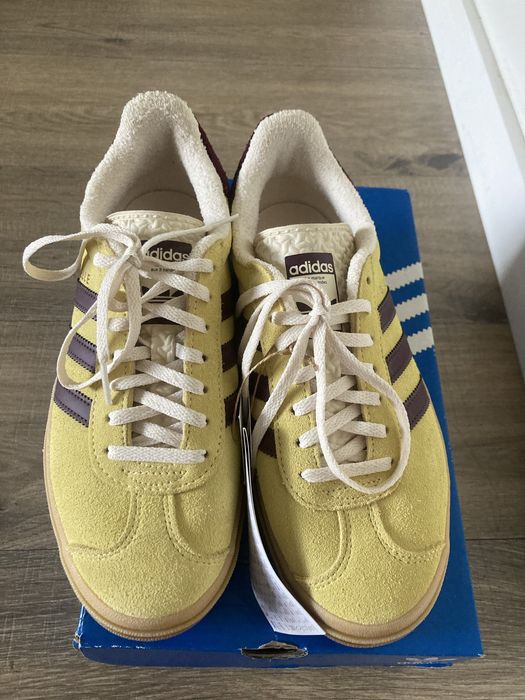 Крассовки Adidas новые 38-39 размер