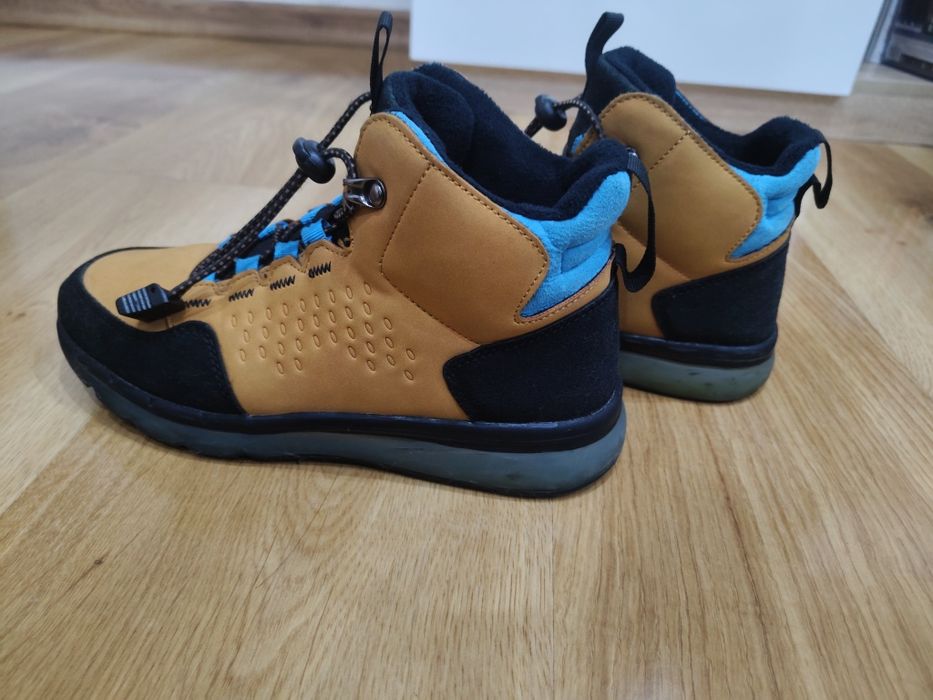 Зимни боти Reserved