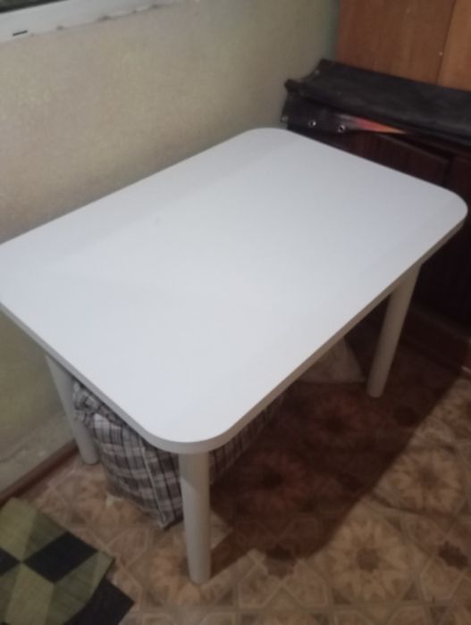 Столы продаются.