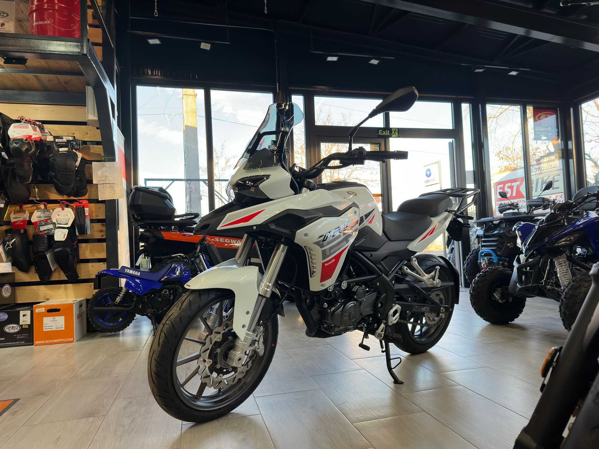 Benelli TRK 251 nou 0 km-livrare prin EST BIKE Campina