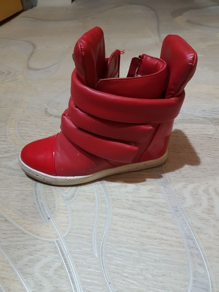 Дамски обувки червена кожа на платформа 39/40 номер