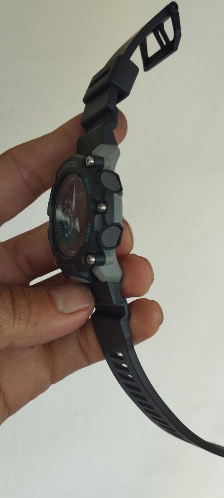 Casio  G shock GA-2200M-1A
Casio G-Shock