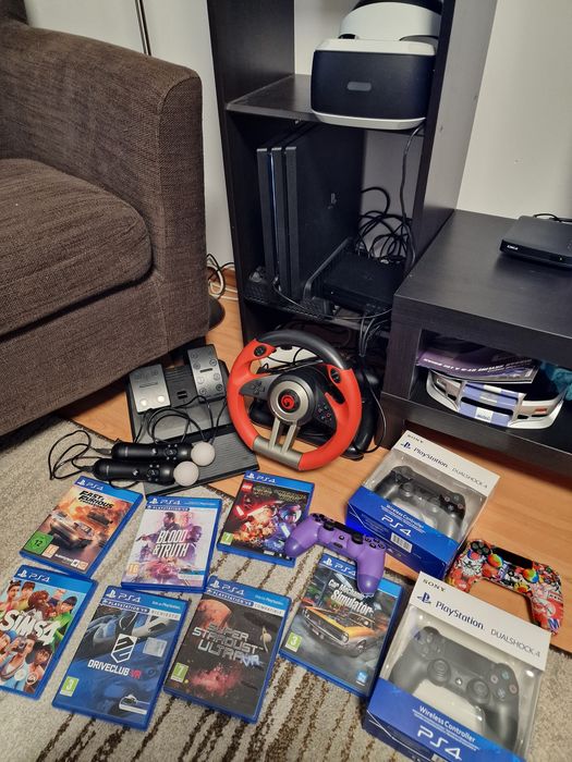 Vând  consola PS4  1 Tera pachet