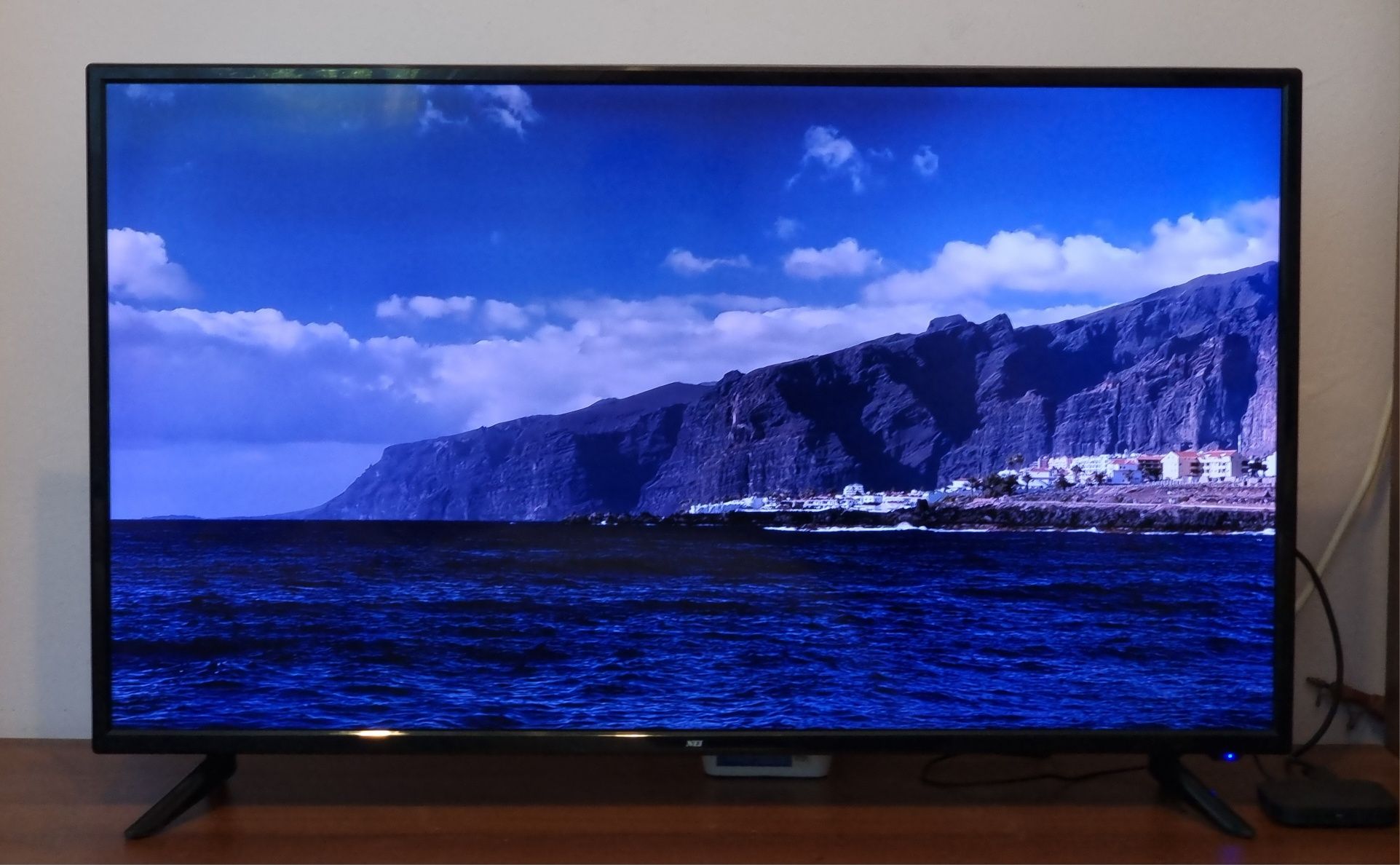 SMART Телевизор/NEI 40" - 4K , HDR , YouTube , Цифрова + Ефирна