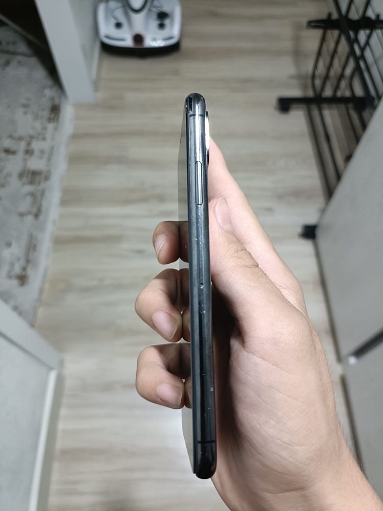 Продам iPhone XS рабочий дешево без торга