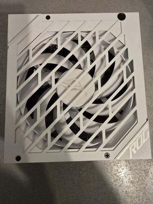 Vând Sursa Alba 850w Asus Rog Strix White, Full Modulara, Garanție