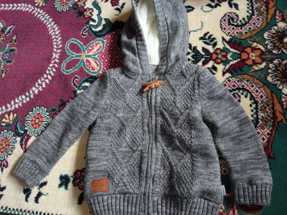 Продам кофту теплую