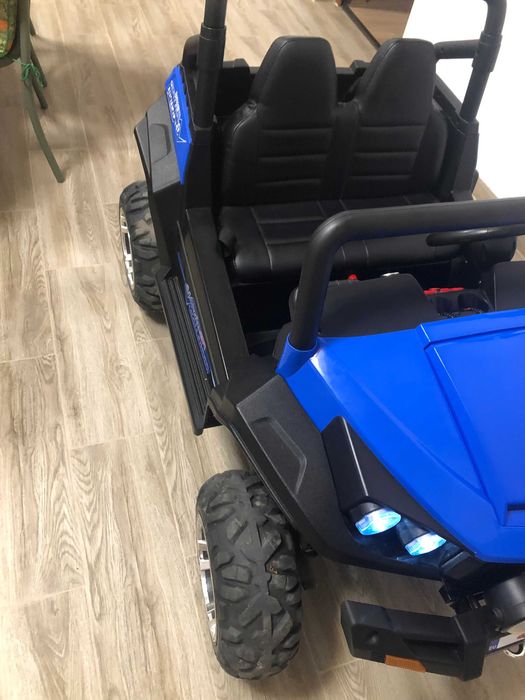 Masinuta electrica copii cu 2 locuri