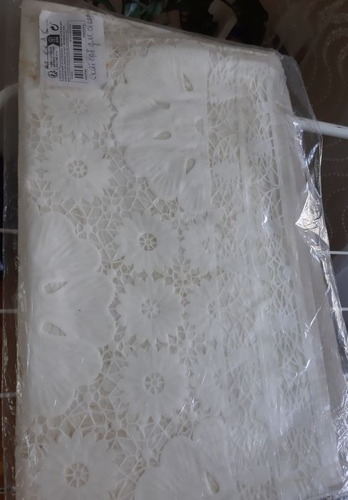 Продам новую скатерть ПВХ