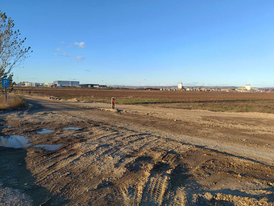 Teren extravilan langa E85, UMB si autostrada