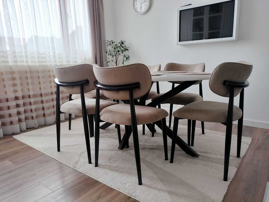 Трапезни столове