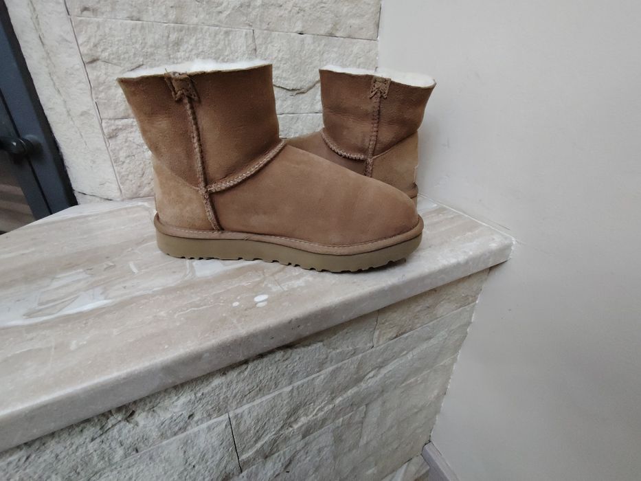UGG Mini Bailey Button II 37 originale