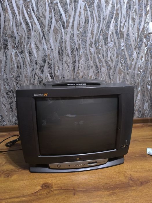 LG телевизор Сотилади