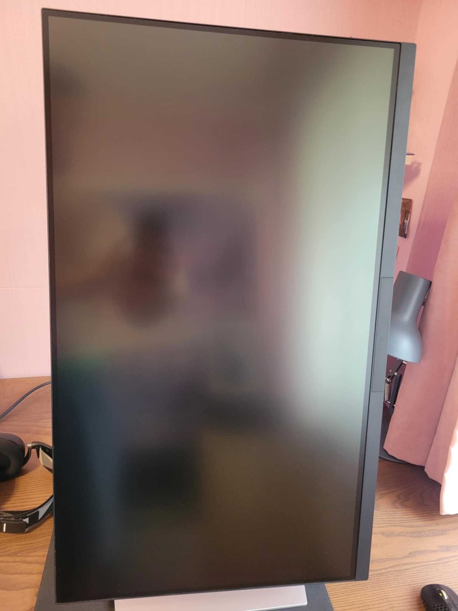 Професионален 32" 4K монитор Dell UP3211Q – с изключителни цветове