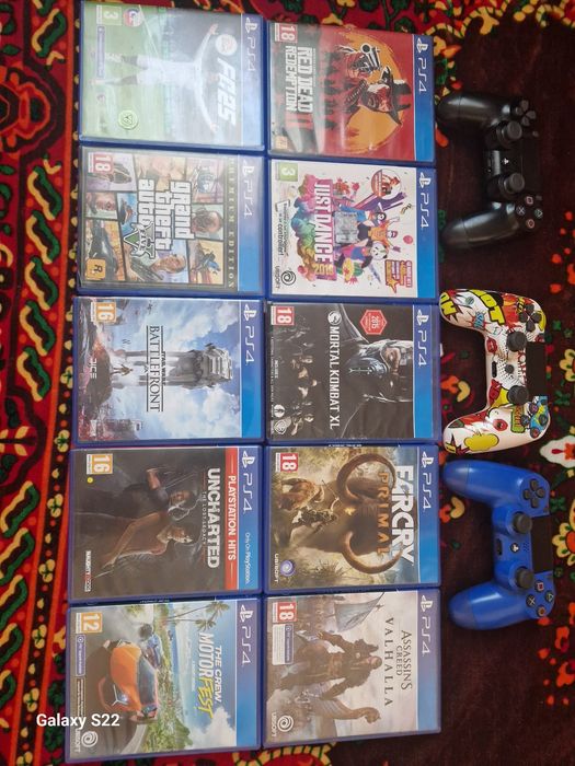 Vând ps4 pro cu 10 jocuri