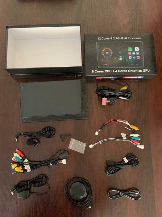 Top avtomobil monitori AUTEK F70 sotuvda.