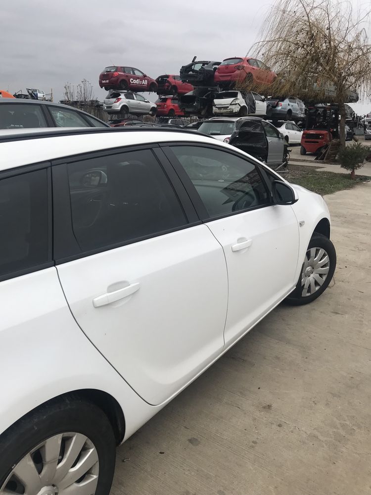 Piese din Dezmembrari Opel Astra J 1.7 cdti A17DTS an 2014 Break