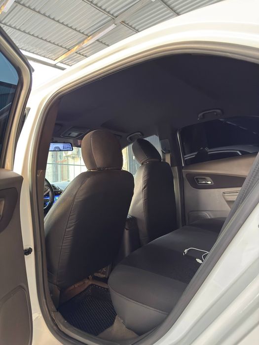 Продаю Машину первоначальный ценой 2500$ кобалт