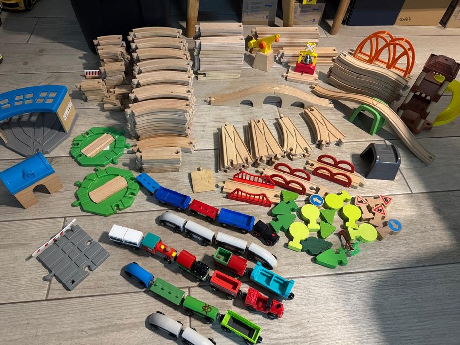 Tenulete si sine din lemn Ikea