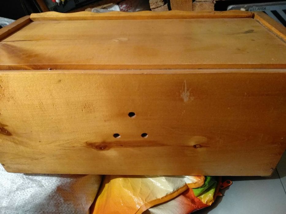 Продам хлебницу.