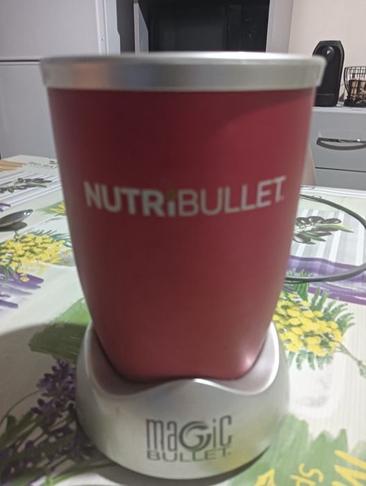 Vând Nutribulet.