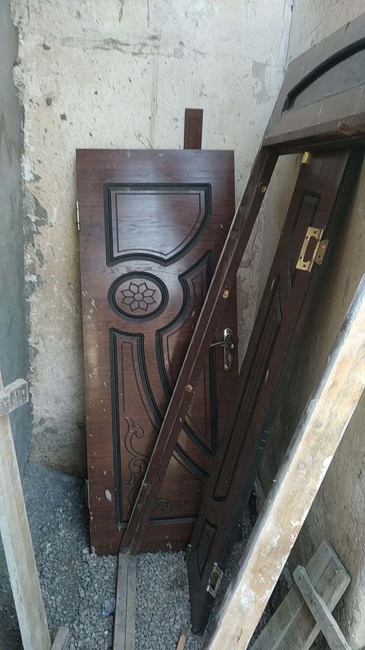 Eshik va oyna yangidek