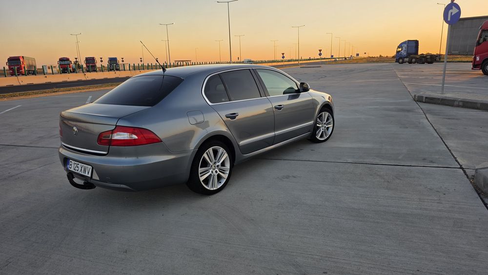 Skoda superb 2010, navi, senzori parcare, carlig, scaune incalzite