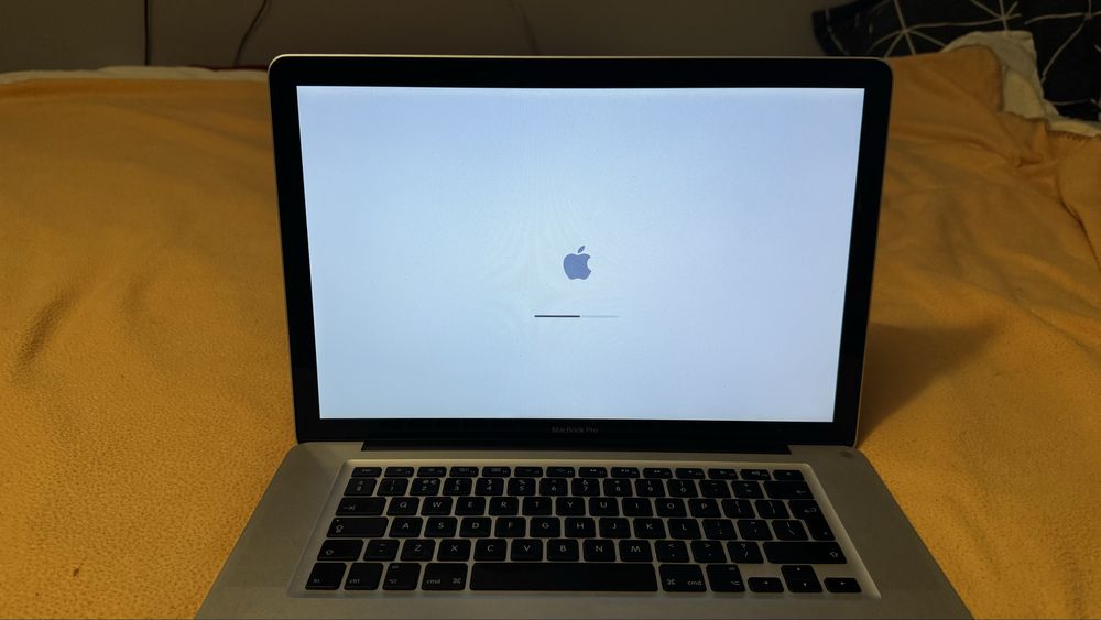 Apple MacBook pro 2011 A1286