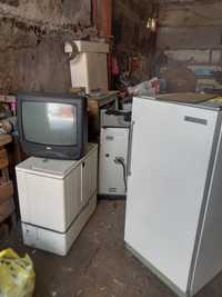 Продам холодильник электро плита телевизор элджи