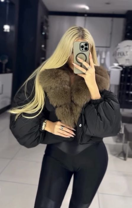 Срочно продам куртку. С натуральным песцовым мехом