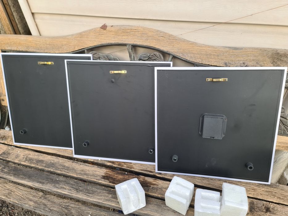 Триптих с часамм