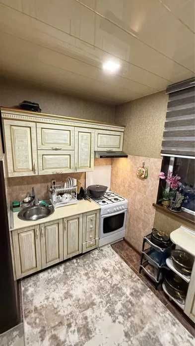 Продается 4х комнатная квартира, Район Сергели 8, Кафе Жиз-Биз, 0837