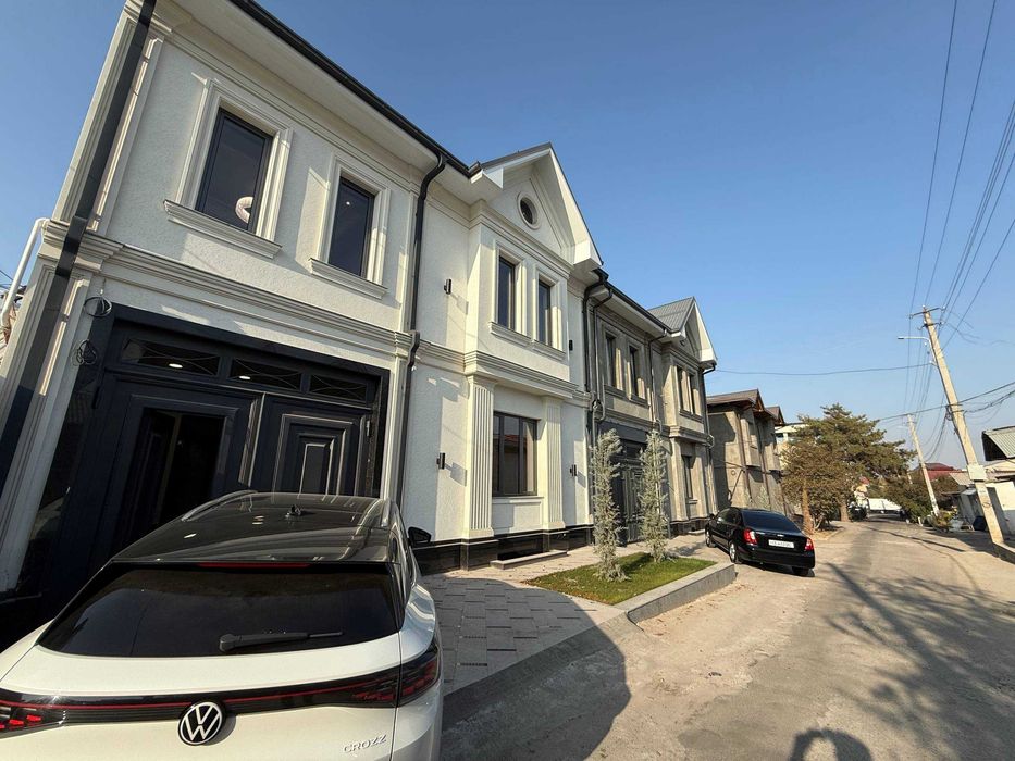 Центрда жойлашган ховли сотилади Шайхонтоҳур Ориентир: Малика бозори